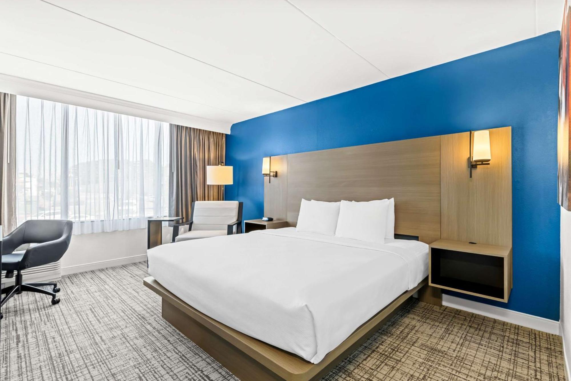 Best Western Plus Lower South End Charlotte Exterior photo
