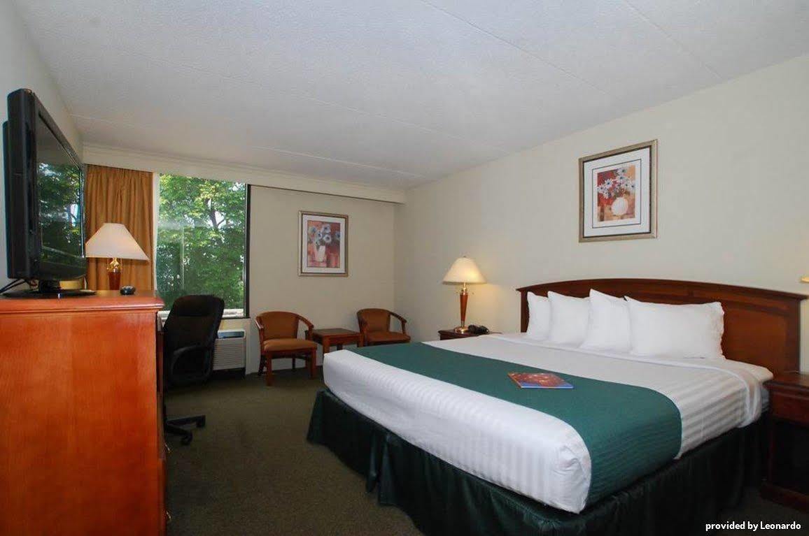 Best Western Plus Lower South End Hotel Charlotte Room photo