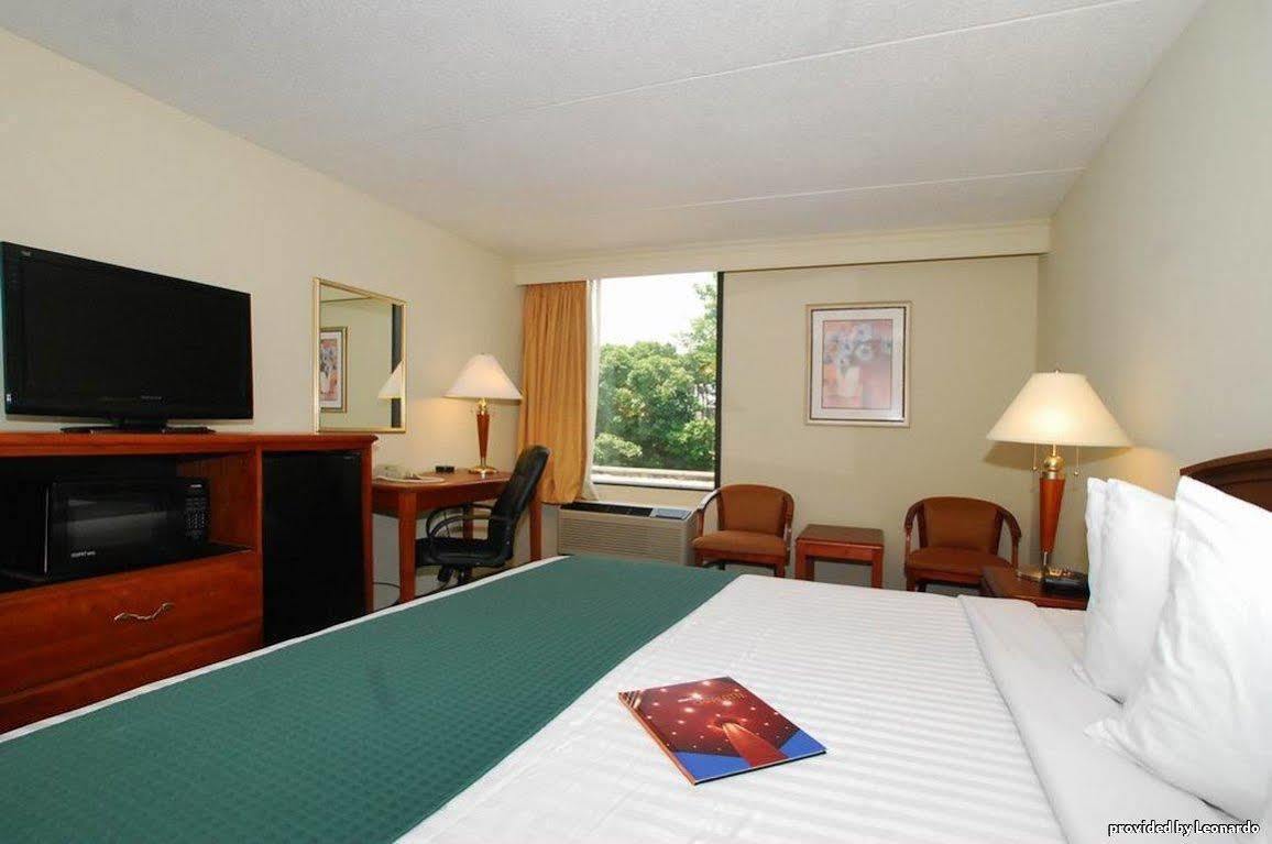 Best Western Plus Lower South End Hotel Charlotte Room photo